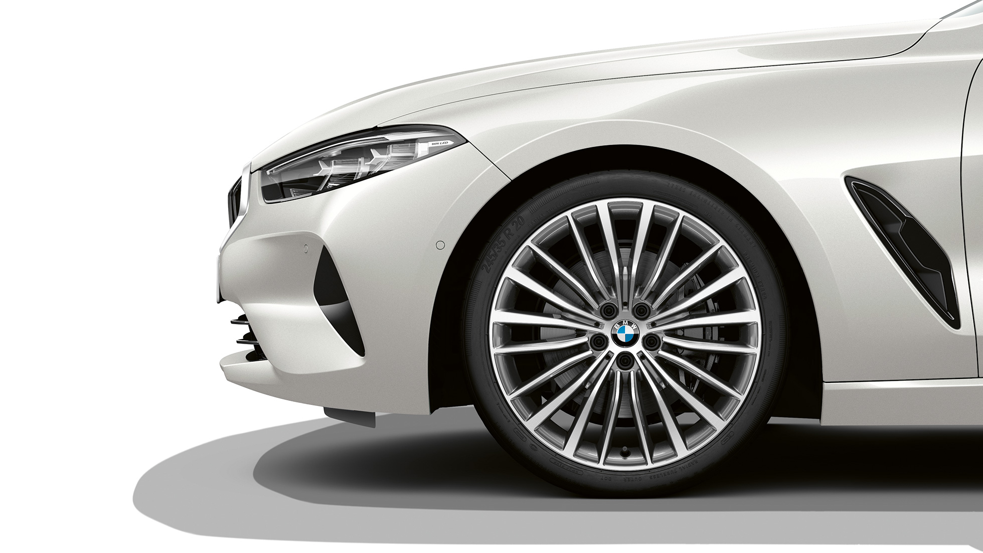 BMW 8 Series Coupé, 19'' light alloy wheels Multi-spoke style 731 Bicolor.